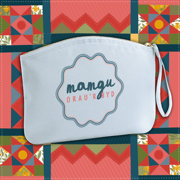 Mamgu Orau'r Byd Quilt Accessory Purse