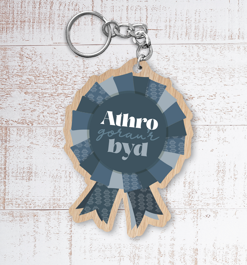 Athro gorau'r byd (World's best teacher - Male) Painted Wooden Keyring