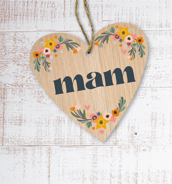 Mam (Mum) Painted Wooden Gift Decoration