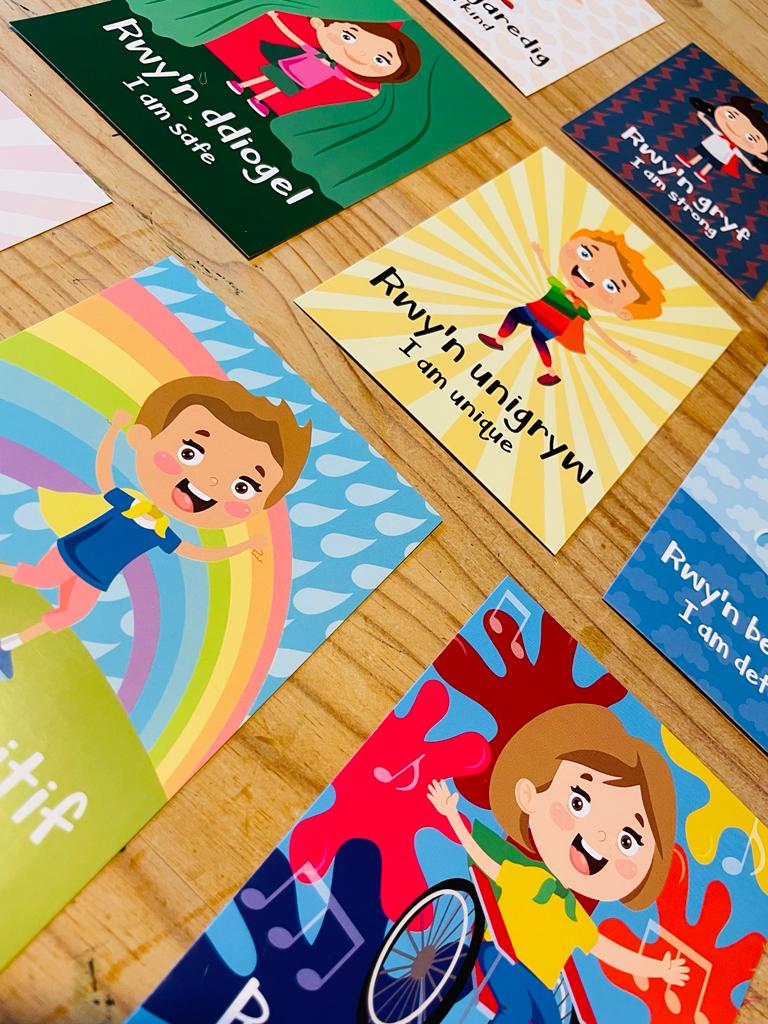 All About Me Flashcards // Cardiau Fflach Popeth Amdanaf I